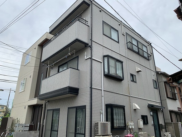 シーリングの打ち替え工事で雨漏り予防！！/足立区千住のシーリング打ち替え工事はセイルズにお任せください。