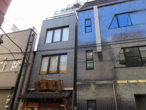 今まで狭くて外壁塗装ができなかった＠東京都台東区の隣地との間が狭い外壁塗装工事