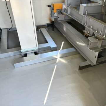 【埼玉県春日部市　機械室防塵塗装】機械を粉塵から守りましょう！！機械室にこそ防塵塗装を！