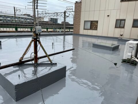 塗膜の劣化した屋上防水をウレタン通気緩衝工法で改修/足立区綾瀬の屋上防水工事