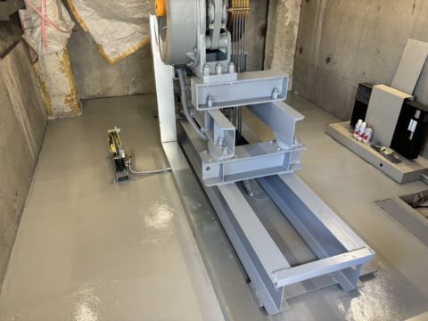 【東京都中央区　機械室床防塵塗装】機械室に防塵塗装を施して、機器の汚染を防ぎます！！