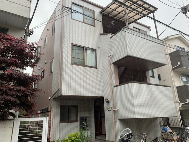 大田区荏原の集合住宅の外壁塗装！！メンテナンスで雨漏りリスクを回避！！