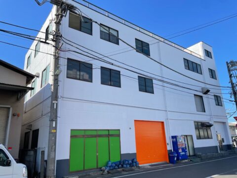 雨漏りの発生している劣化した外壁の外壁塗装工事＠埼玉県鳩ケ谷市の外壁塗装工事