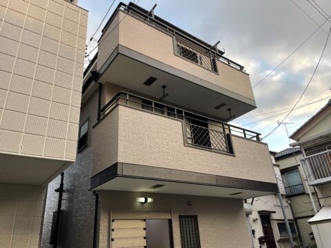 シーリング改修で雨漏りの心配もなくなりました。＠雨漏りの心配も本日江戸川区篠崎町の外壁塗装工事が完了しました。