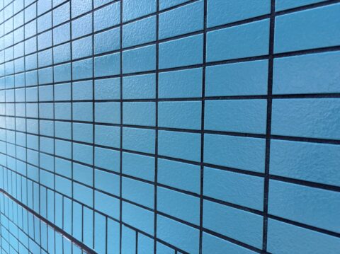 【渋谷区千駄ヶ谷の外壁タイル塗装工事】タイルを塗りつぶして塗装するのはアリ？ナシ？