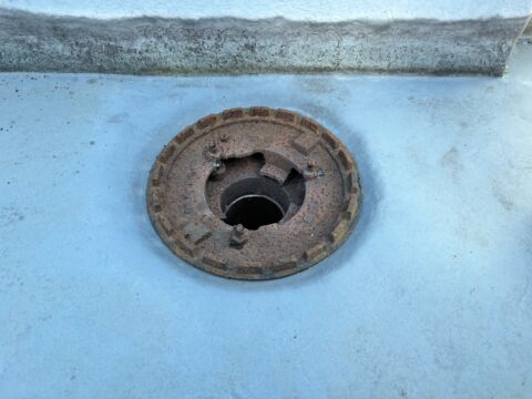 既存のドレンカバーを解体