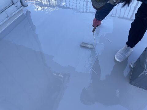 雪が降った後の防水工事はどうするの？屋上ウレタン防水通気緩衝工法