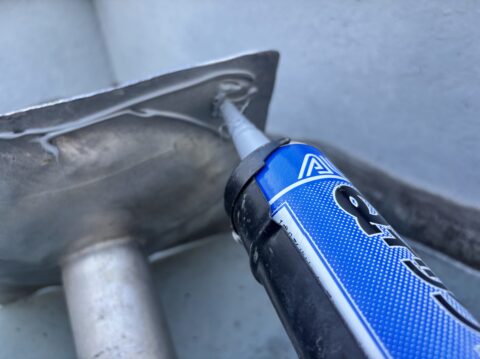 接着面にシーリングを充填