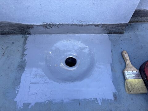 シーリングで仕上げて取り付け完了