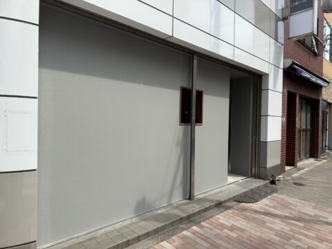 【東京都台東区　窓枠木部塗装/外壁ジョリパット吹付塗装（ゆず肌仕上げ）】重厚感を纏う、唯一無二の仕上がり。