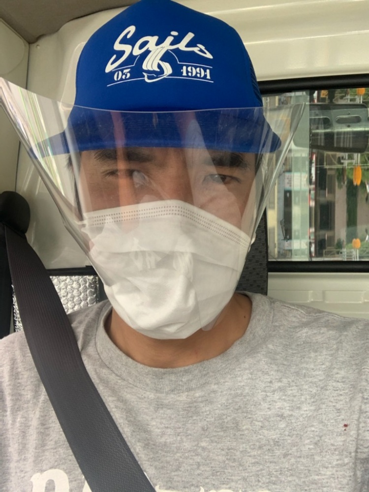 外壁現場調査時のコロナ対策/マスクとフェイスガードで対策しております。