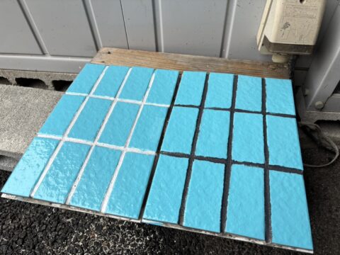 タイル塗装 色決め打ち合わせ｜ティファニーブルーをイメージした仕上がりに