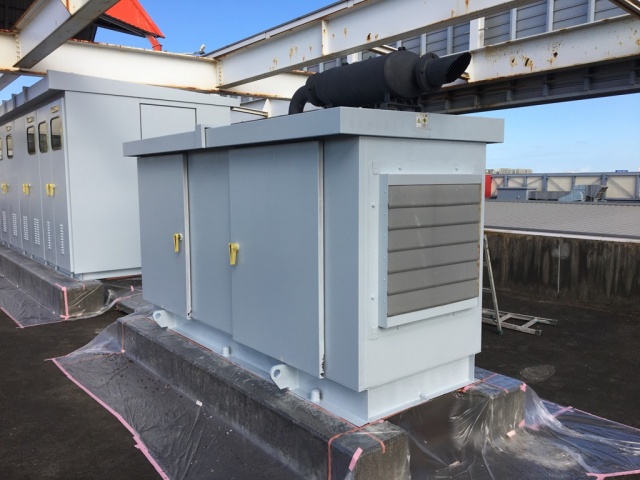 発電機の排煙ダクトは耐熱錆止め塗装で下塗り塗装　千葉県習志野市の設備機器塗装工事