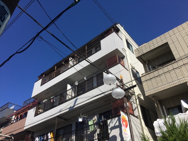 前回の外壁塗装工事からまだ7年。今度こそ雨漏りを止めてほしい！！