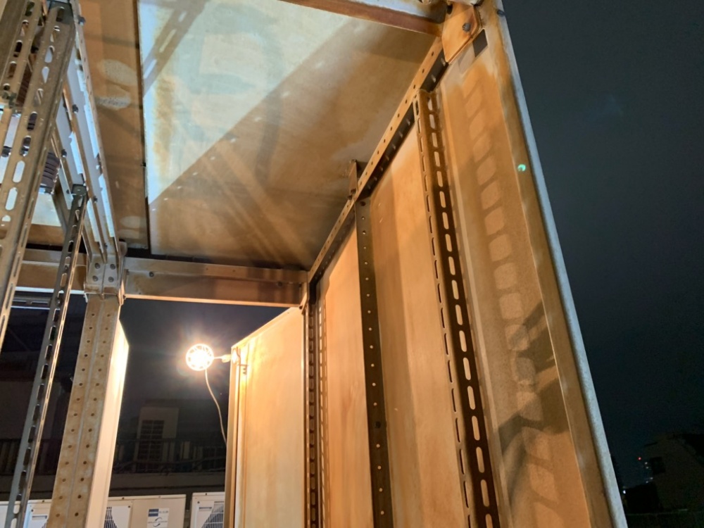 キュービクル塗装　内部は夜間、外部は日中！テナント様への影響を最小限に/渋谷区神宮前