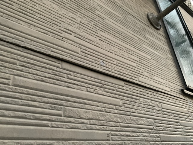 サイディングの浮きが気になる！！足立区鹿浜の外壁塗装工事