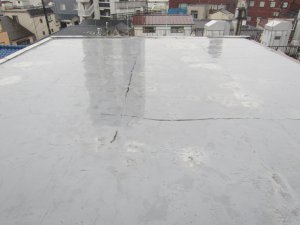 【東京都墨田区　屋上防水工事】屋上のクラックから漏水発生