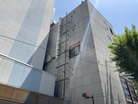 電気工事の為の足場の架設＠神奈川県横浜市の足場工事