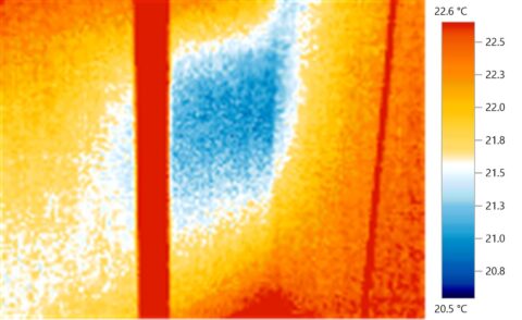 エレベーターピット内への雨水の侵入の原因をサーモグラフィーで探していきます。