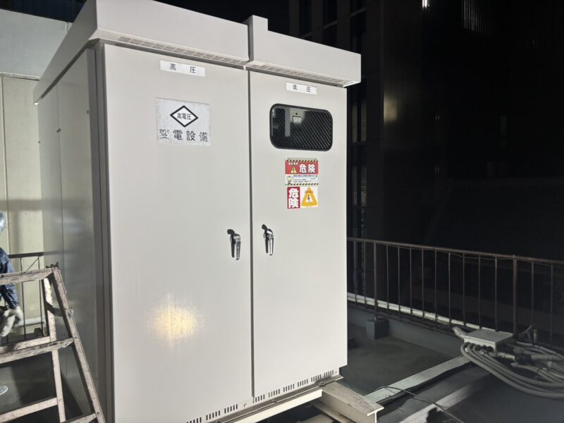 キュービクル塗装施工前
