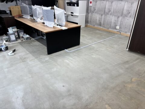 飯田橋のオフィス床防塵塗装｜粉塵によるPC故障を防ぐ床仕上げ【千代田区の施工事例】