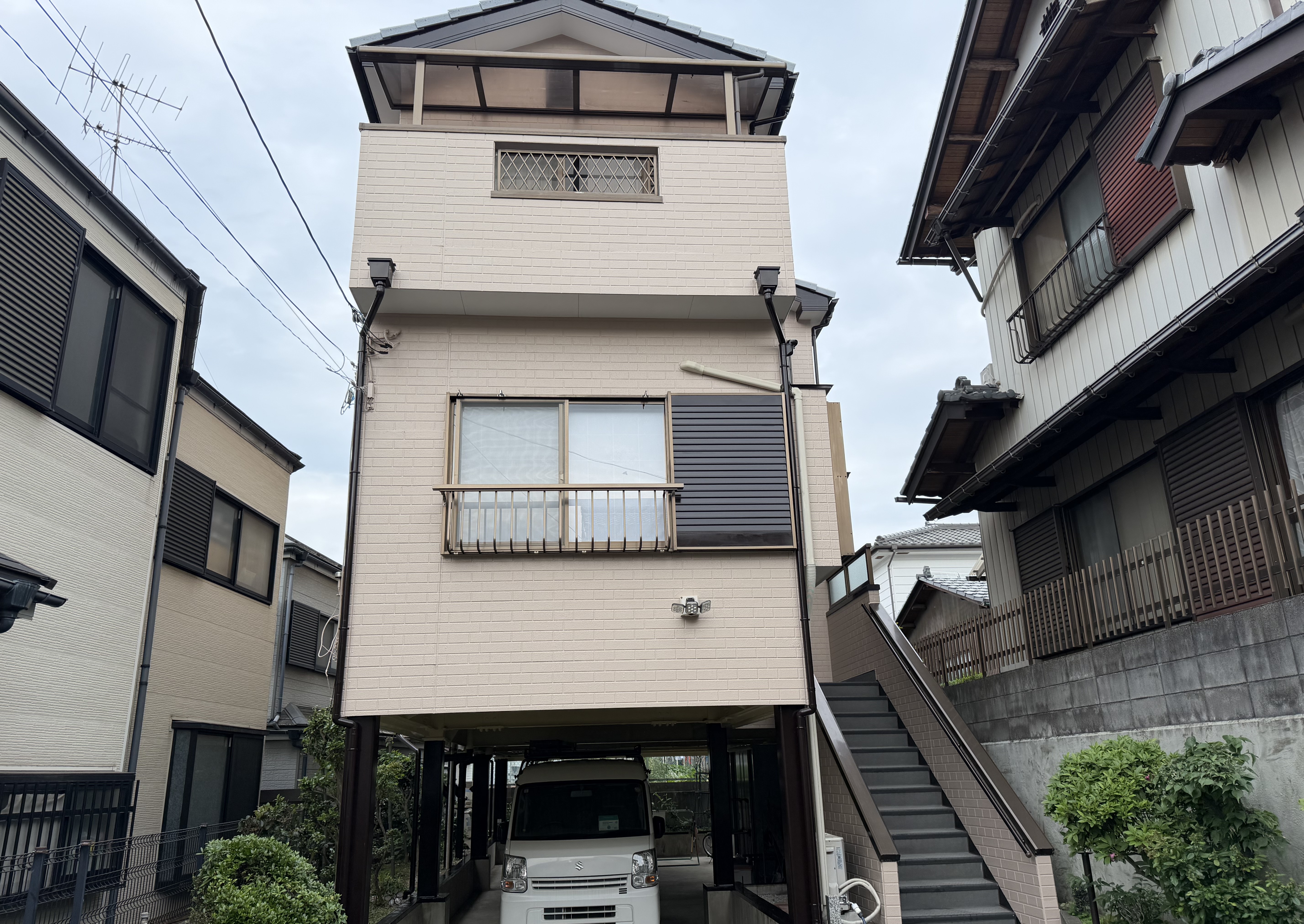 【上尾市 K様邸】外壁塗装・付帯部塗装・鉄骨天井塗装・ベランダ防水・屋根塗装│住まいの耐久性をトータル補修