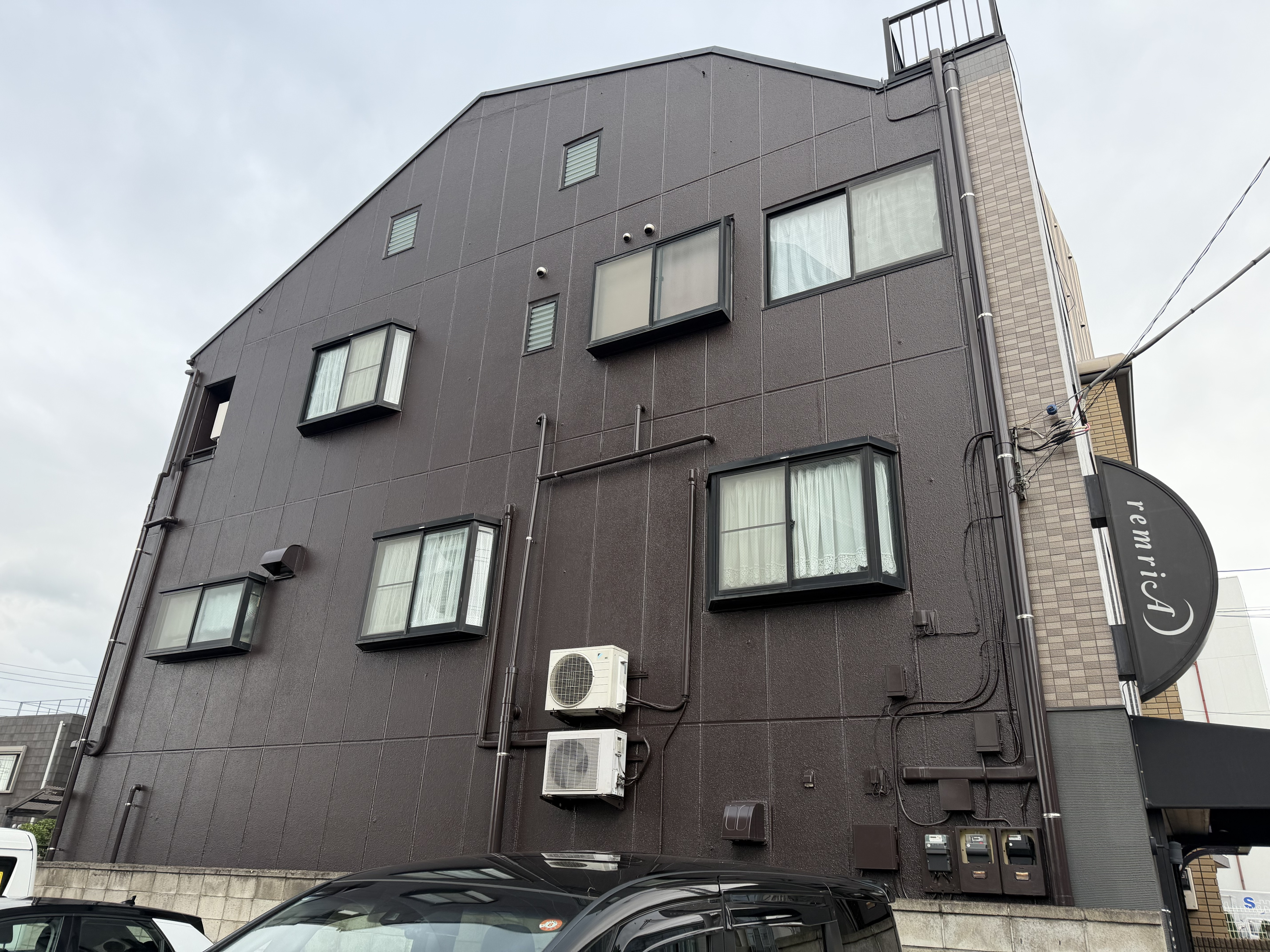 【足立区竹ノ塚】築30年の店舗併用住宅再生|外壁塗装・屋根葺き替え・防水工事|狭小地でも安心のトータルメンテナンス