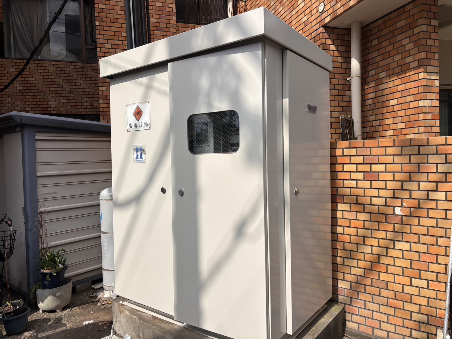 【江戸川区・施工実績】キュービクル塗装工事|電力インフラを守る高耐久防錆メンテナンス