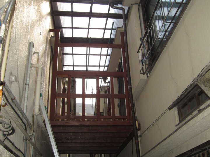 木部塗装工事　新規渡り廊下木部塗装　防腐塗料　防虫塗料